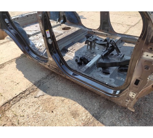 Порог с центральной стойкой (правый)