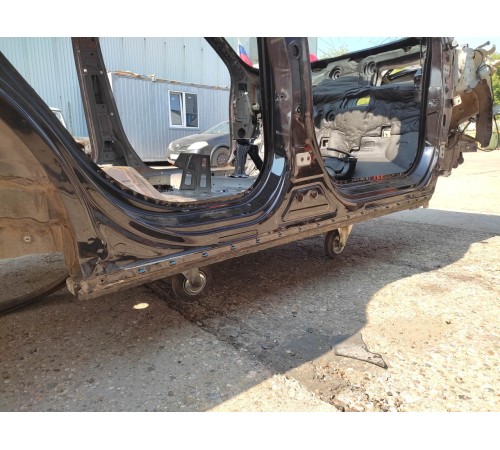 Порог с центральной стойкой (правый)