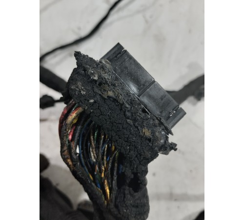 Электропроводка двери передняя левая