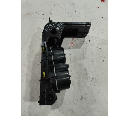 Накладка центральной консоли с подстаканниками