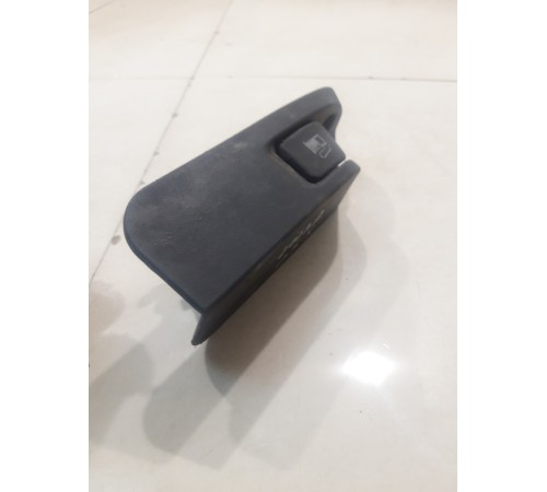 Кнопка открывания лючка бензобака