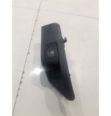 Кнопка открывания лючка бензобака