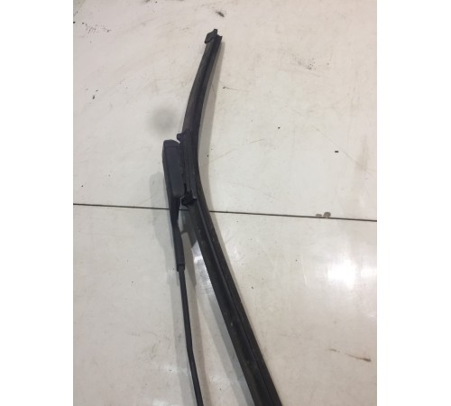 Стеклоочиститель (передний, левый)