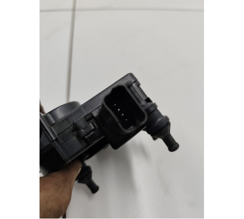 Замок крышки багажника