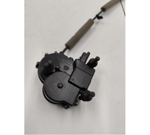 Замок крышки багажника