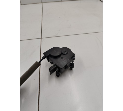 Замок крышки багажника