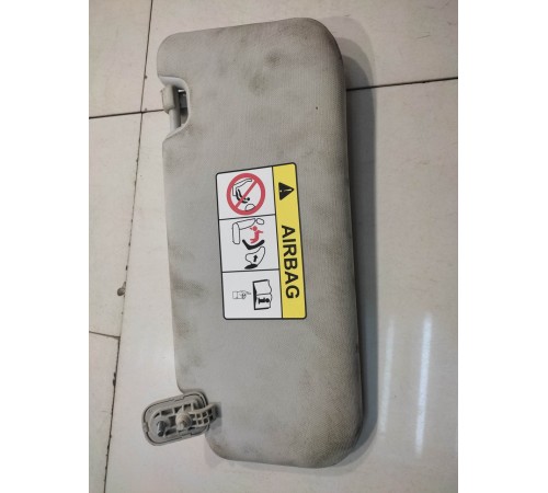 Козырёк солнцезащитный (правый)