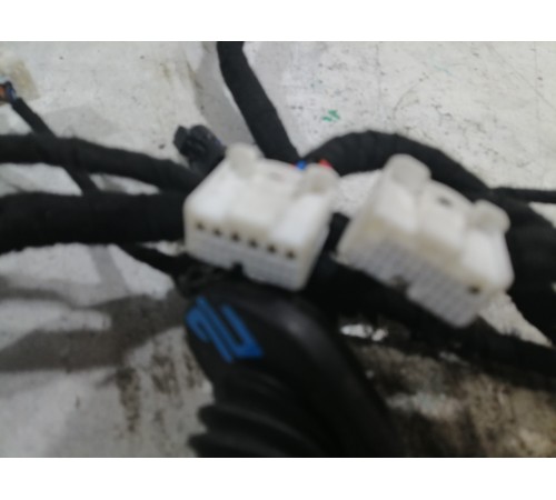 Электропроводка двери передняя левая