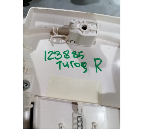 Обшивка центральной  стойки правая