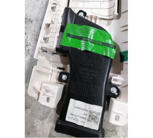 Обшивка центральной  стойки правая