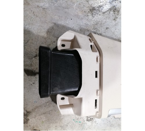 Обшивка центральной  стойки правая