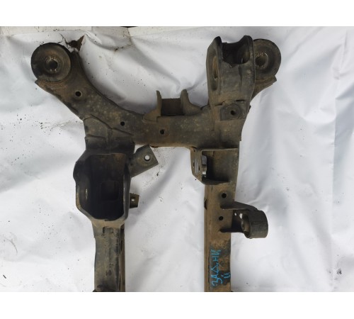 Балка подвески (подрамник) задняя