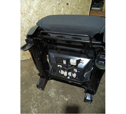 Сиденье переднее правое