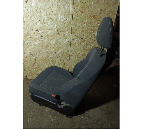 Сиденье переднее правое