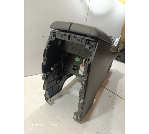 Консоль между сидений