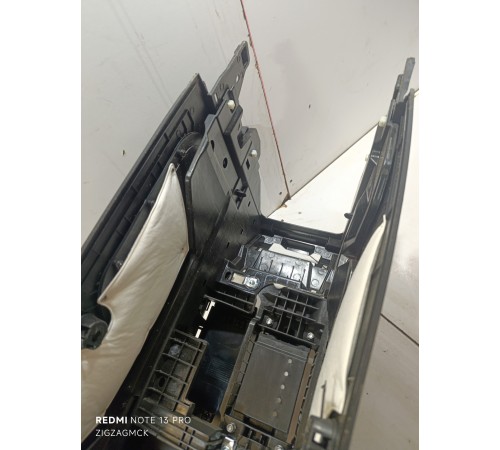 Консоль между сидений