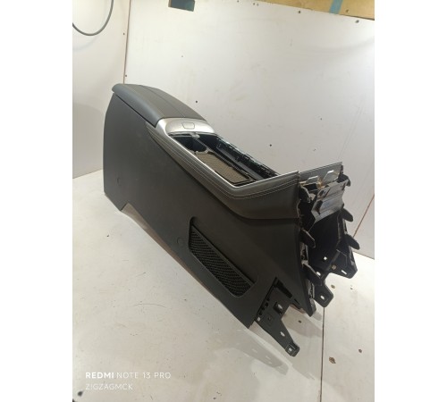 Консоль между сидений