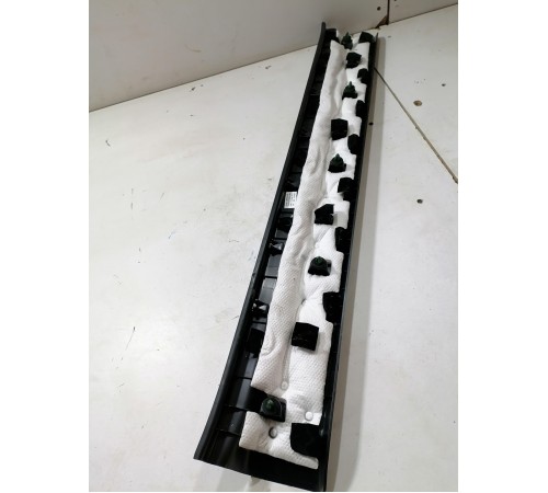 Накладка задней панели багажника внутренняя