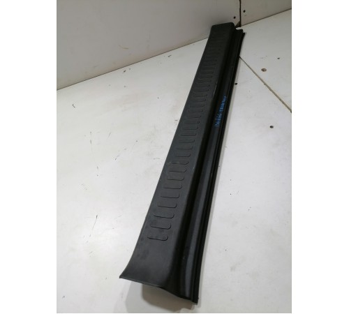 Накладка задней панели багажника внутренняя