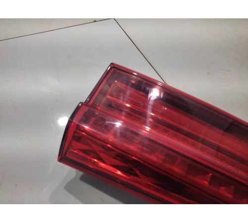 Фонарь крышки багажника (правый)