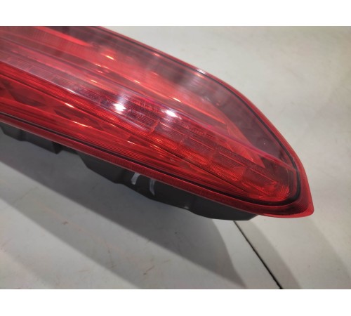 Фонарь крышки багажника (правый)