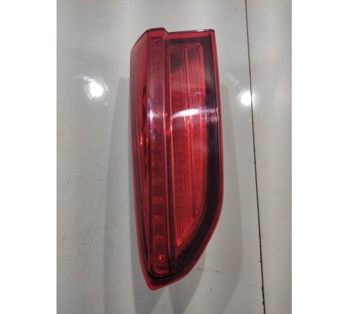 Фонарь крышки багажника (правый)