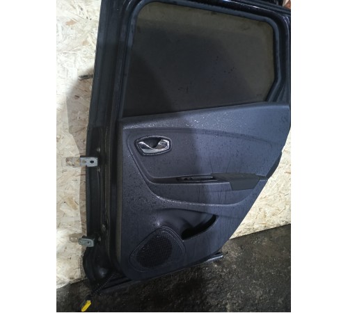 Дверь задняя правая