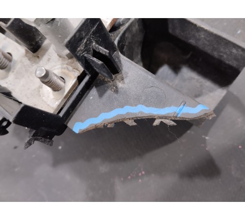 Клемма аккумулятора