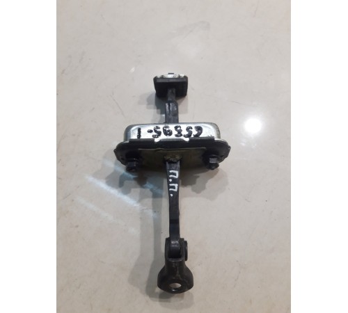 Ограничитель двери (передний, правый)