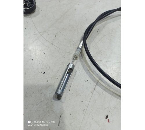 Механизм откидывания задней правой спинки сиденья