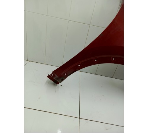 Крыло переднее правое