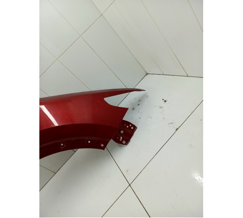 Крыло переднее правое