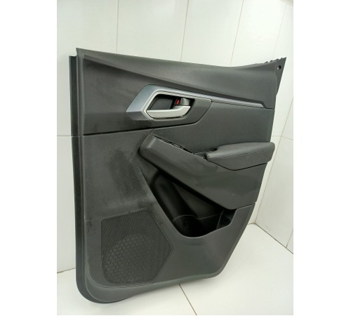 Обшивка двери задняя правая