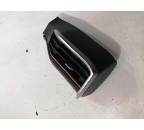 Дефлектор воздушный левый