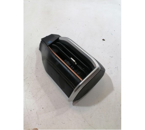 Дефлектор воздушный левый