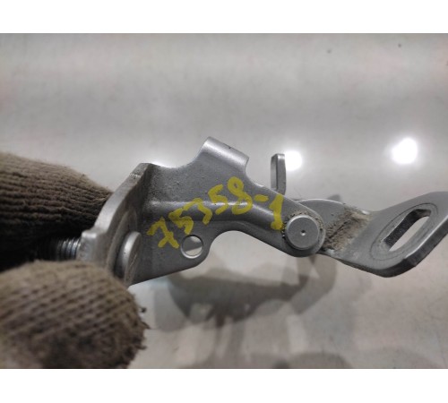 Петля багажника (правая)