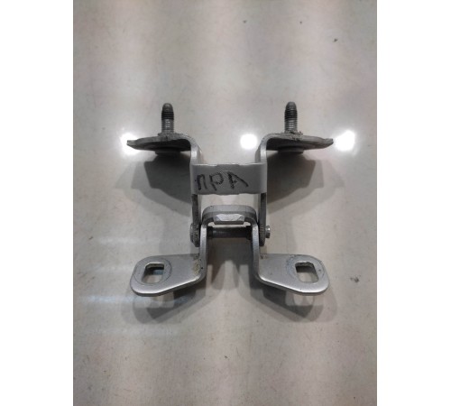 Петля багажника (правая)