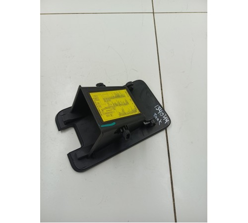 Крышка блока предохранителей карман