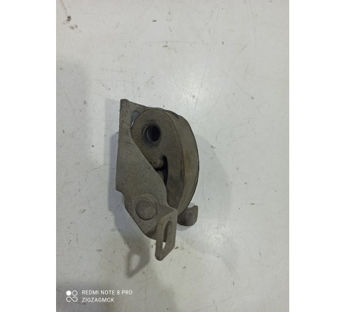 Кронштейн глушителя