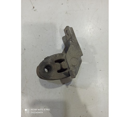 Кронштейн глушителя