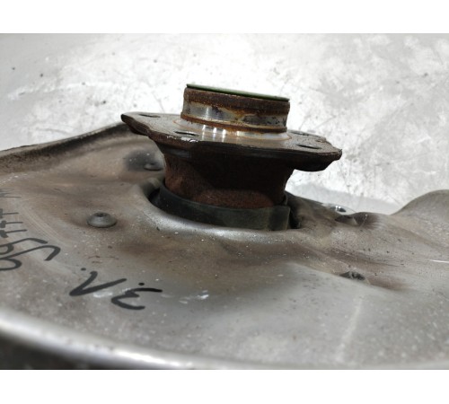 Кулак поворотный(задний левый)