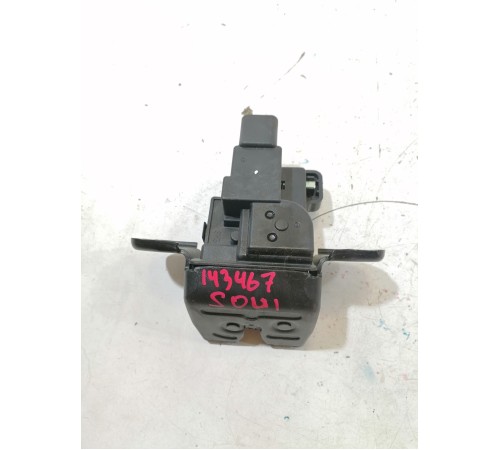 Замок крышки багажника