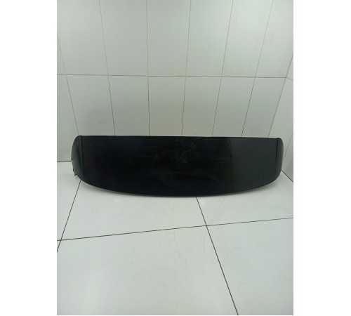 Спойлер крышки двери багажника