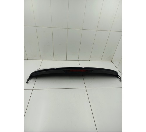 Спойлер крышки двери багажника