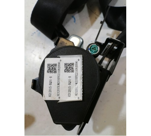 	Ремень безопасности передний левый