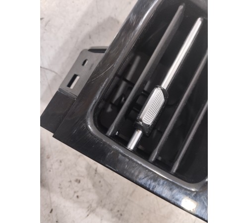 Воздушный дефлектор правый