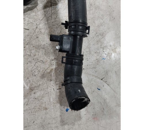 Патрубок радиатора с датчиком температуры