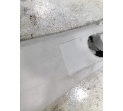 Обшивка центральной стойки левая верхняя 