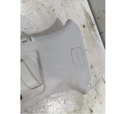 Обшивка центральной стойки левая верхняя 