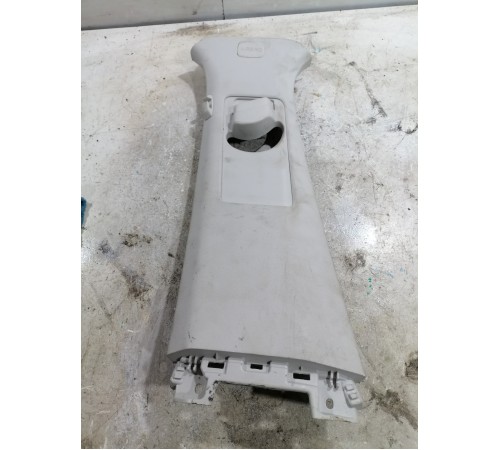 Обшивка центральной стойки левая верхняя 